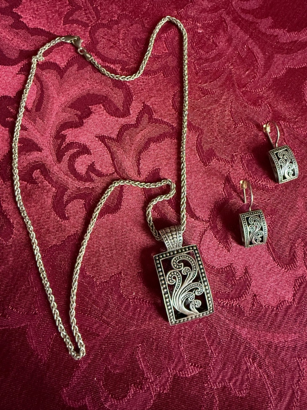 Silpada Silver Filigree Pendant Necklace and Earrings on Chain - 925 Silver